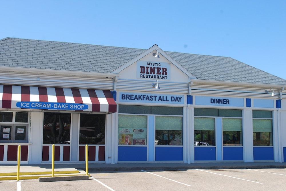 米斯蒂克霍华德约翰逊酒店 外观 照片